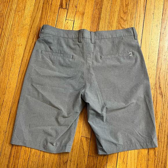 Travis Mathew Shorts Mens 32 Gray Performance Golf Stretch Flat Front - Picture 3 of 9